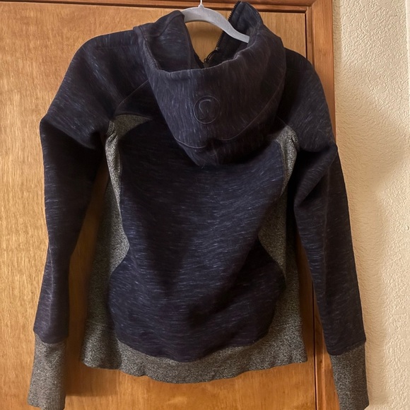 Lululemon Athletic Blue/Charcoal Thumb Hole Jacket - Picture 2 of 9